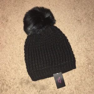 Knit hat with faux fur Pom